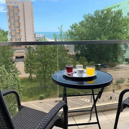Sunrise Apartment *